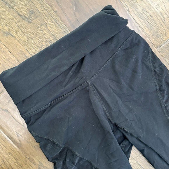 Titika Cropped Leggings - Picture 2 of 8